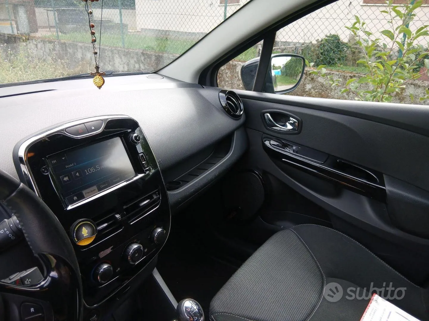 Renault Clio 2013 photo 2
