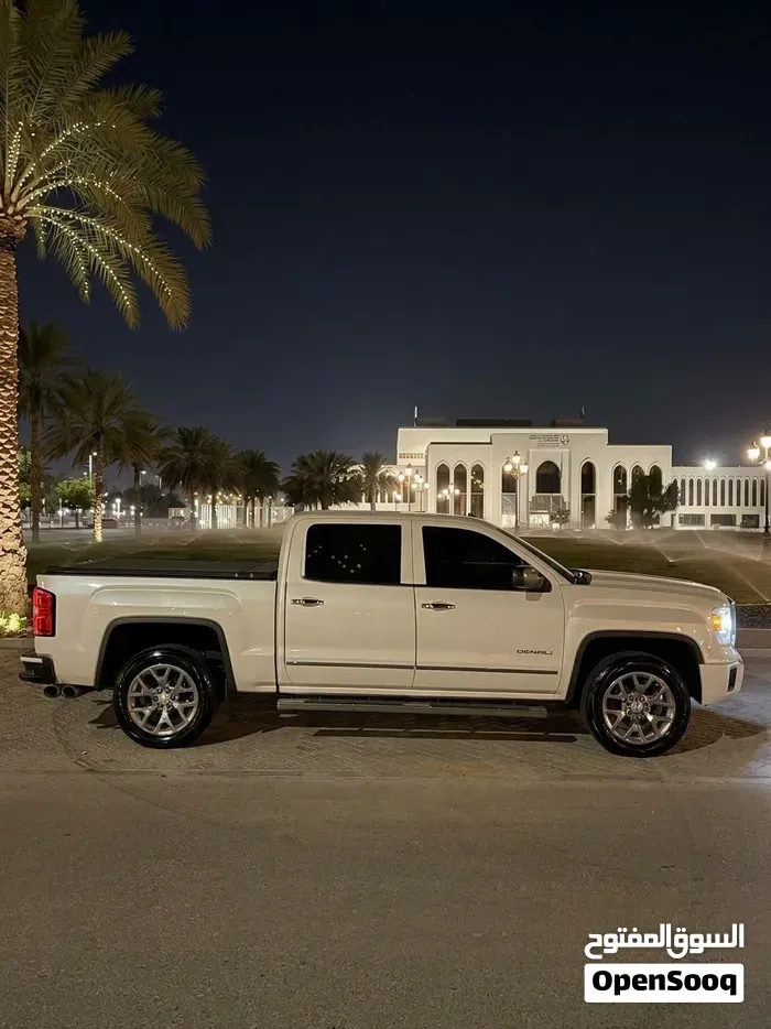 GMC Sierra 2015 photo 2