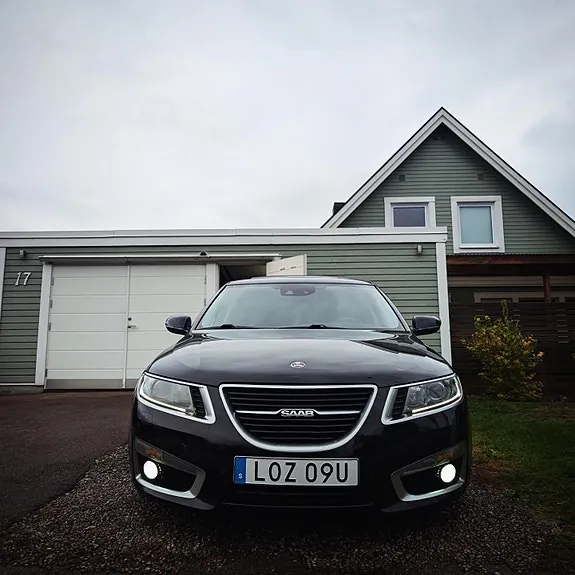 Saab 9-5 2011 photo 2