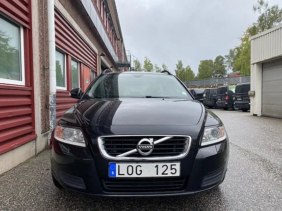 Volvo V50 2011 photo 2