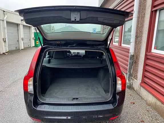 Volvo V50 2011 photo 4