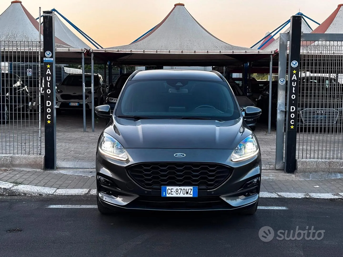 Ford Kuga 2022 photo 2