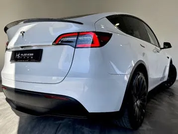 Tesla Model Y 2024 photo 2