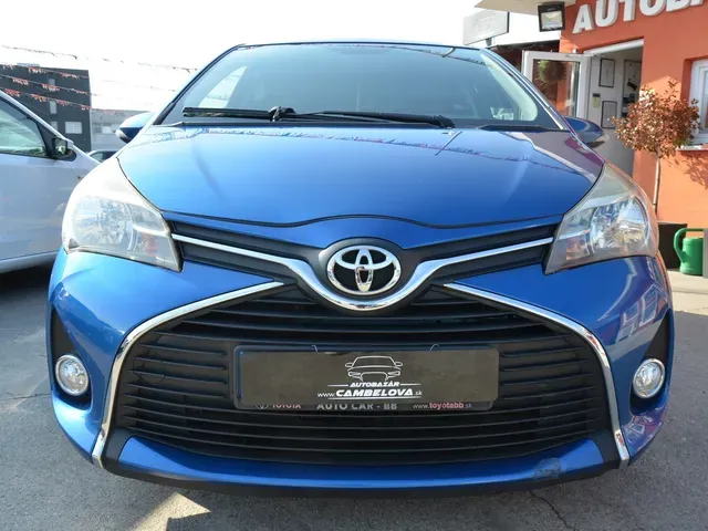 Toyota Yaris 2017 photo 2