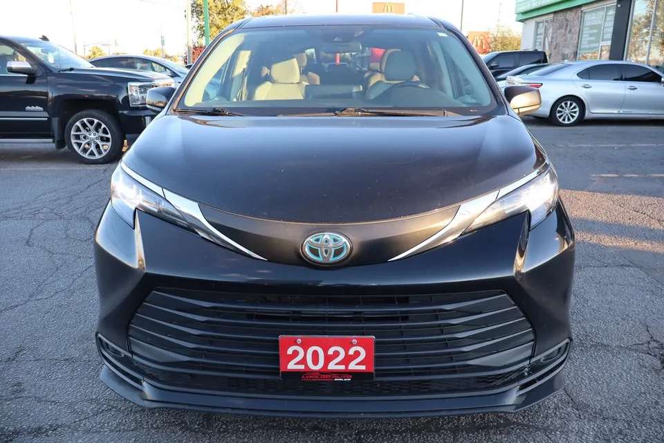 Toyota Sienna 2022 photo 2