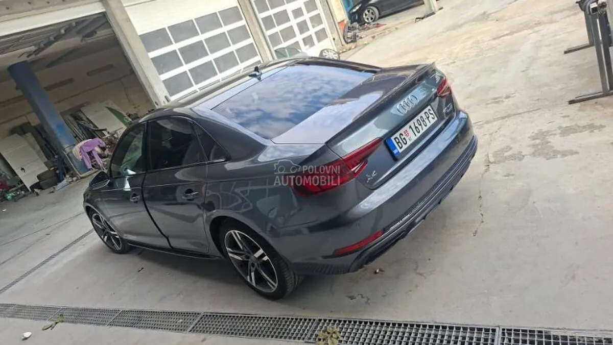 Audi A4 2019 photo 2