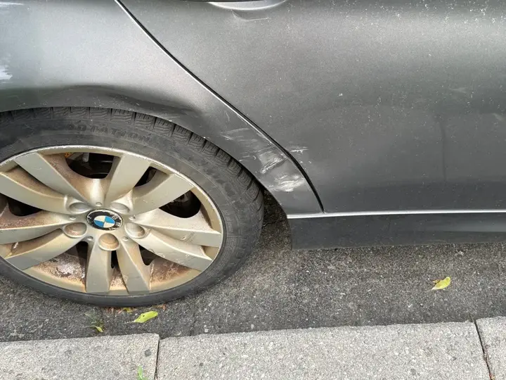 BMW 3 Series 2011 photo 4