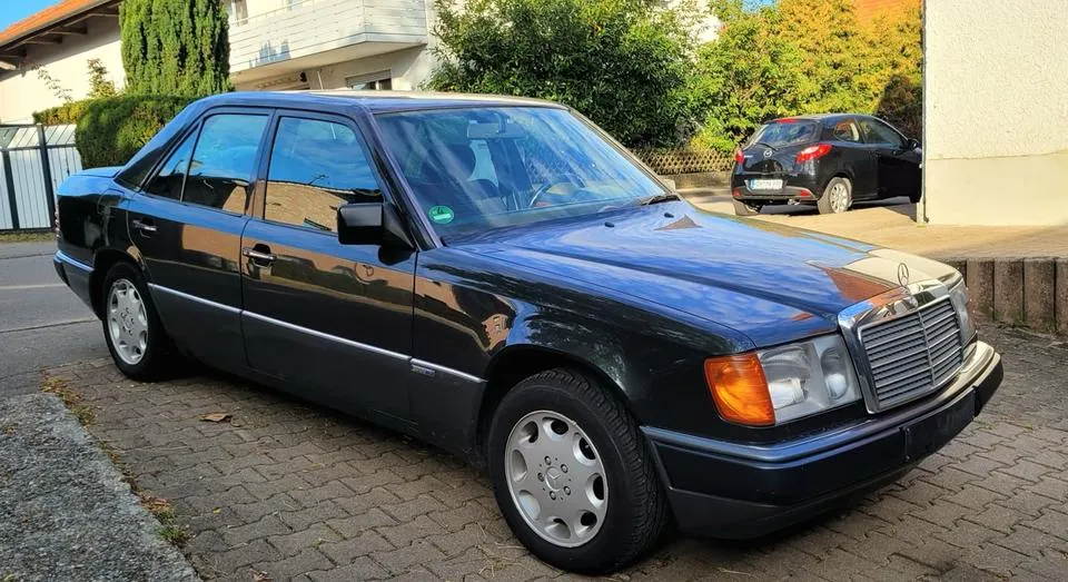Mercedes-Benz W124