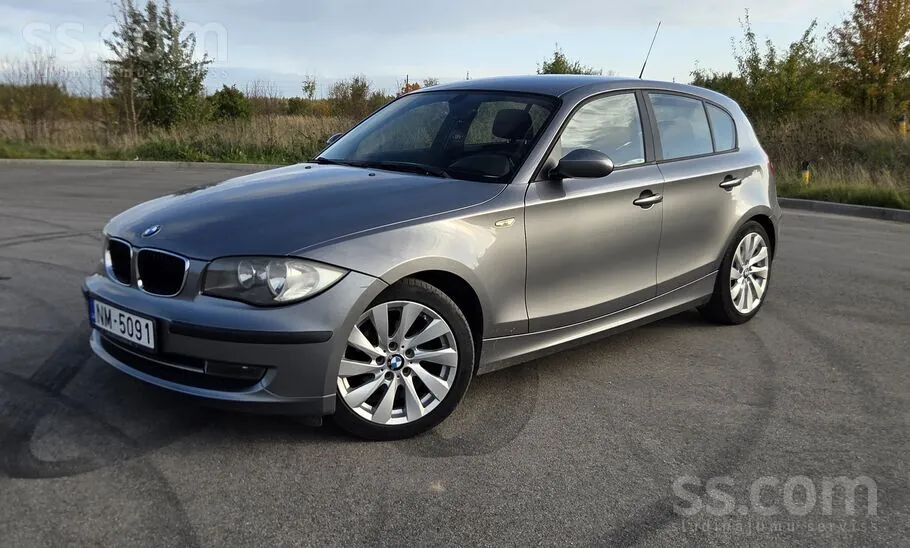 BMW 116I 2009 photo 2