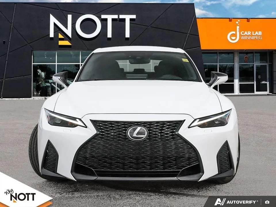 Lexus Is 300 2022 photo 2