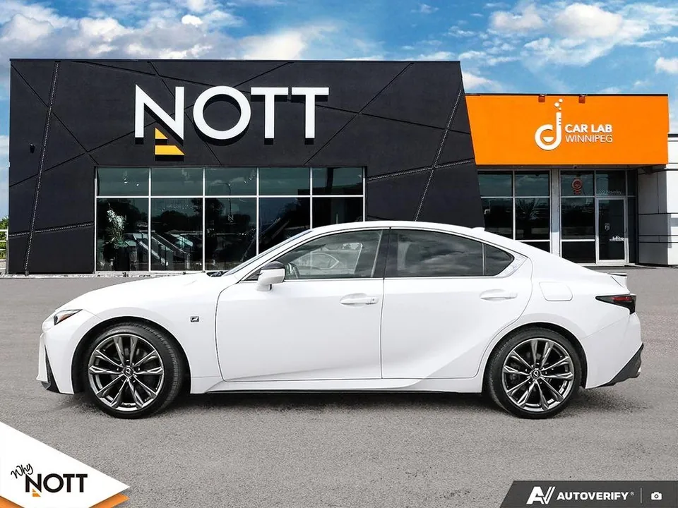 Lexus Is 300 2022 photo 3