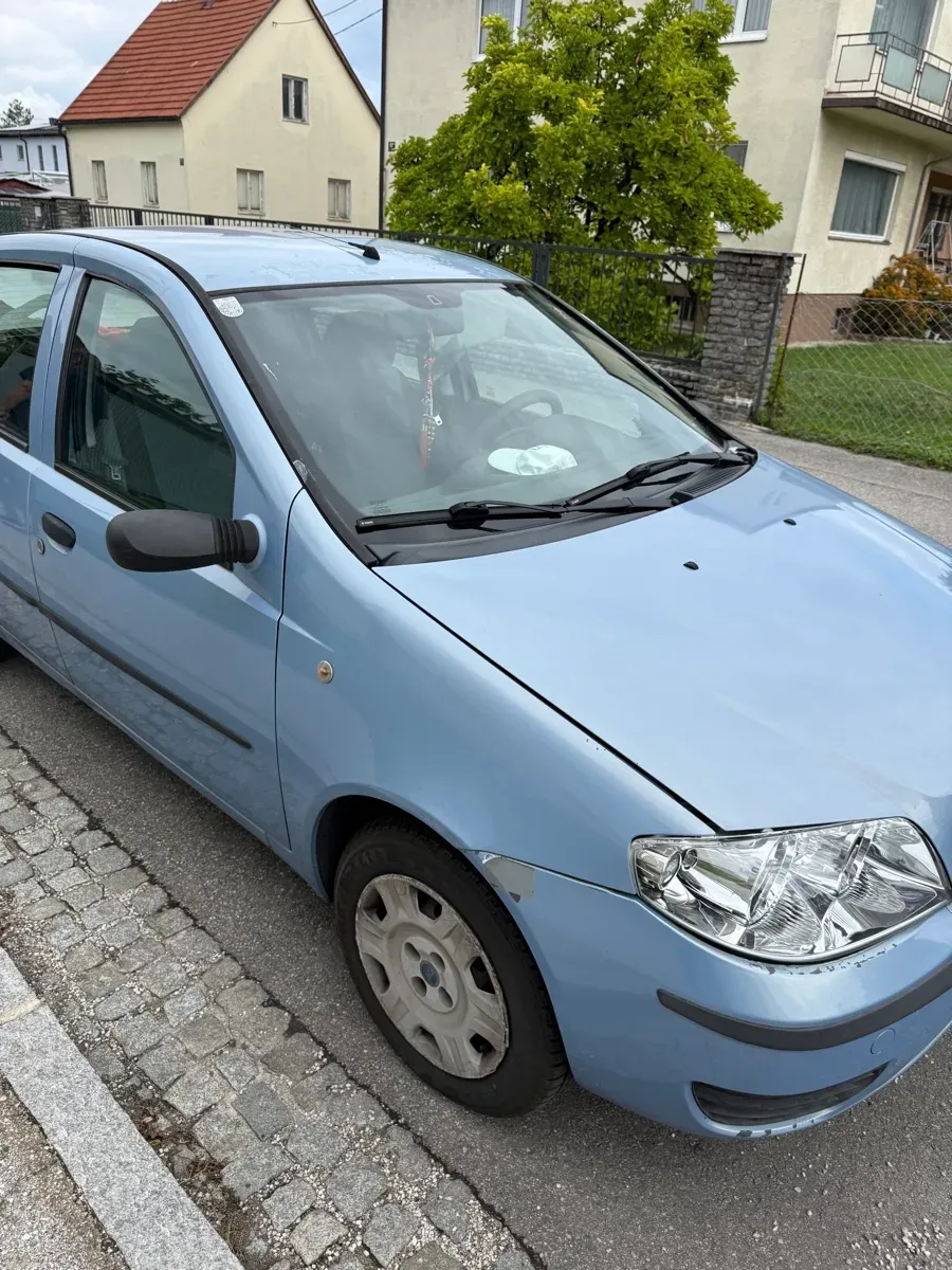 Fiat Punto 2005 photo 2