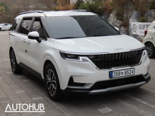 Kia Carnival 2023 photo 2