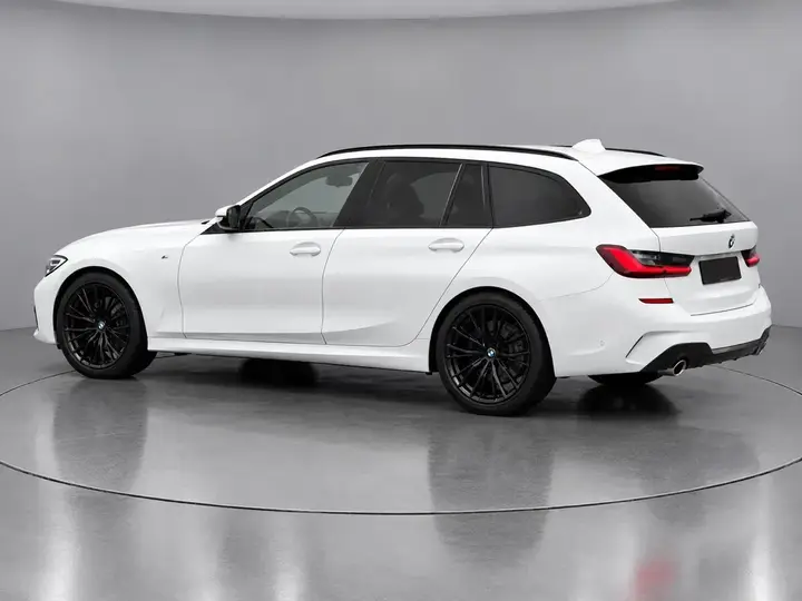 BMW 3 Series 2018 photo 3