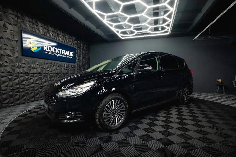 Ford S-Max Titanium