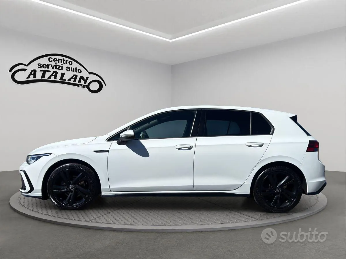 Volkswagen Golf 2023 photo 2