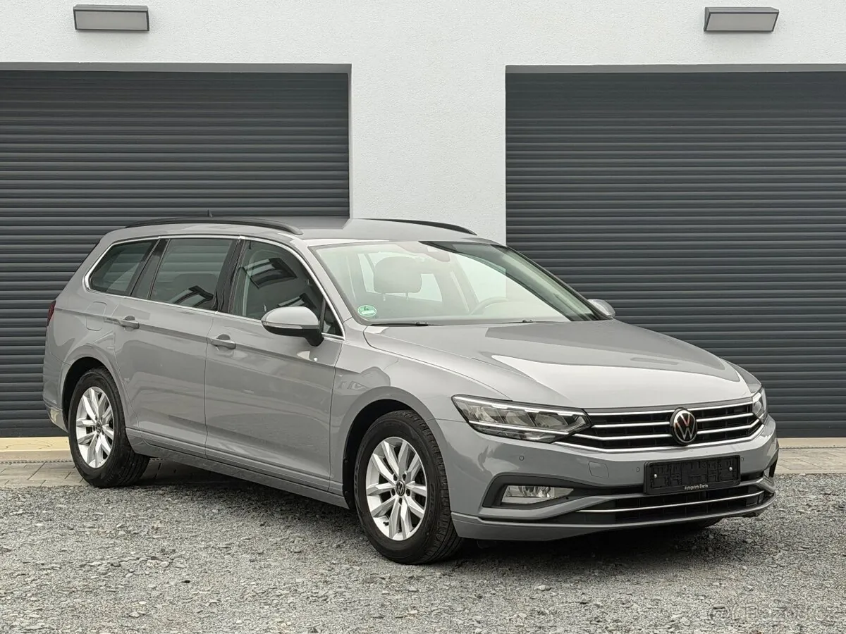 Volkswagen Passat 2023 photo 3