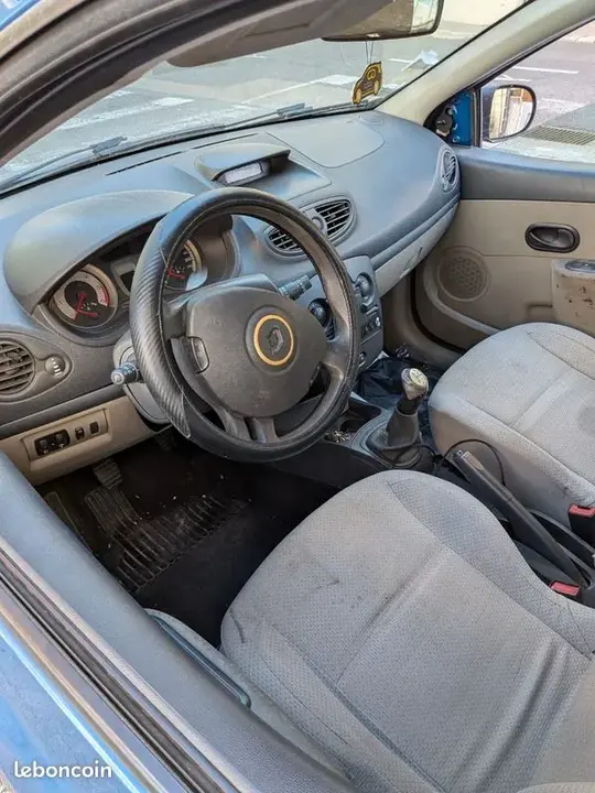 Renault Clio 2006 photo 3