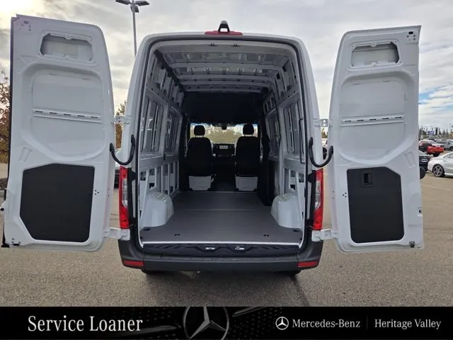 Mercedes-Benz Sprinter 2025 photo 4