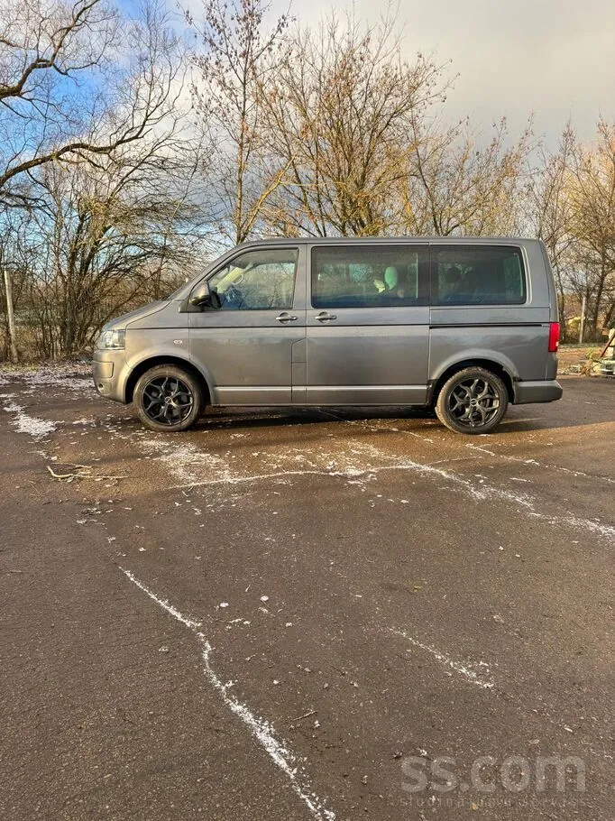 Volkswagen Multivan 2011 photo 5
