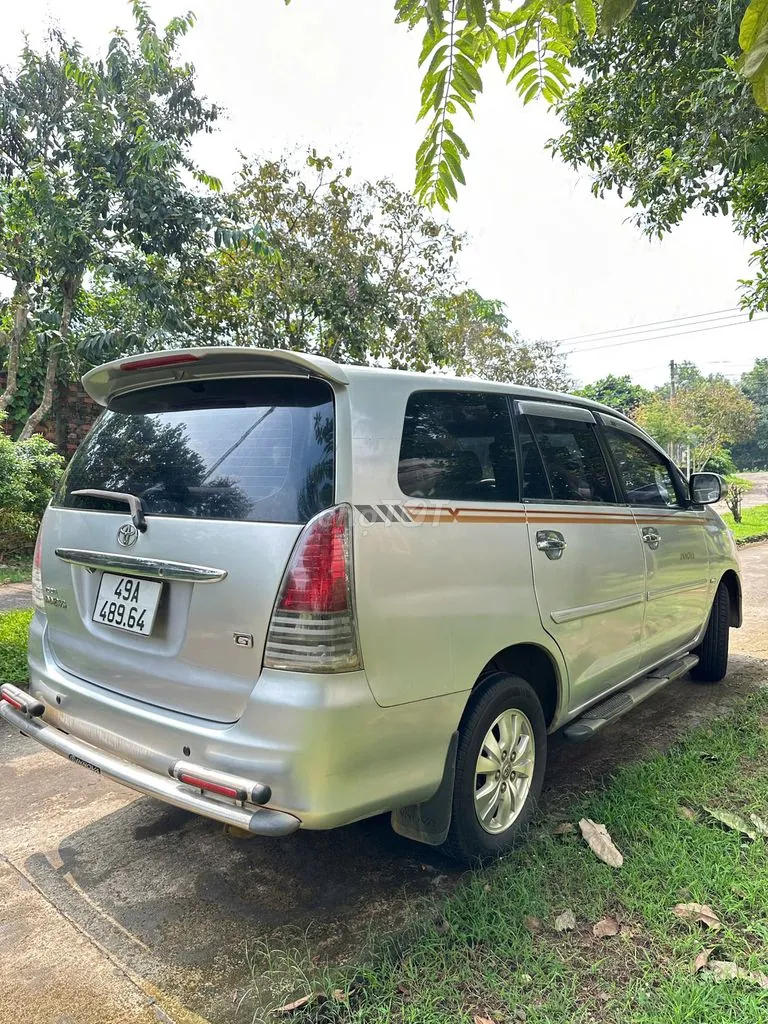 Toyota Innova 2010 photo 4
