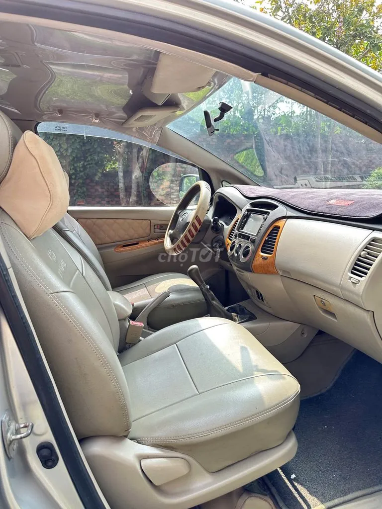 Toyota Innova 2010 photo 3