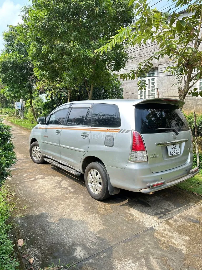 Toyota Innova 2010 photo 5