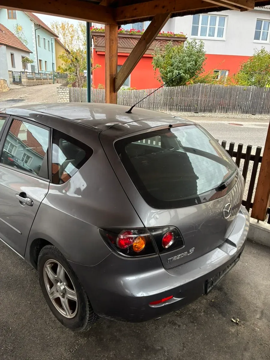 Mazda Mazda3 2006 photo 3