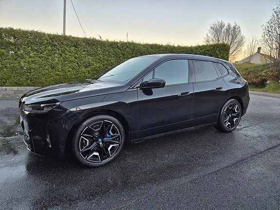 BMW Ix 2023 photo 2