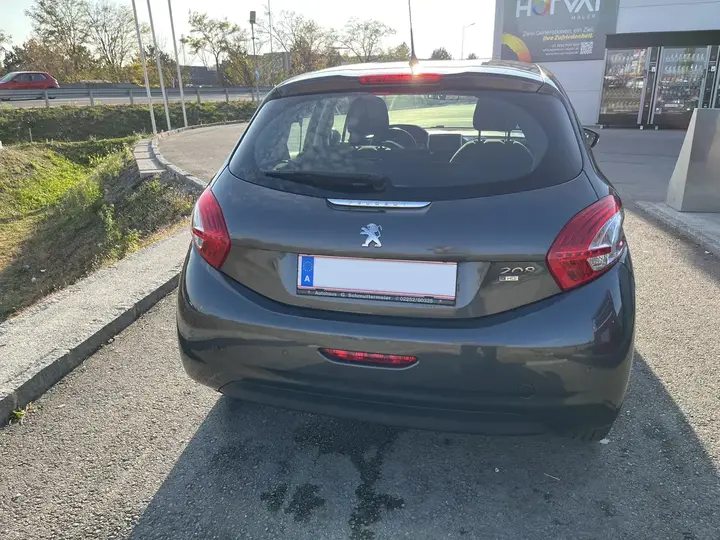 Peugeot 208 2012 photo 3