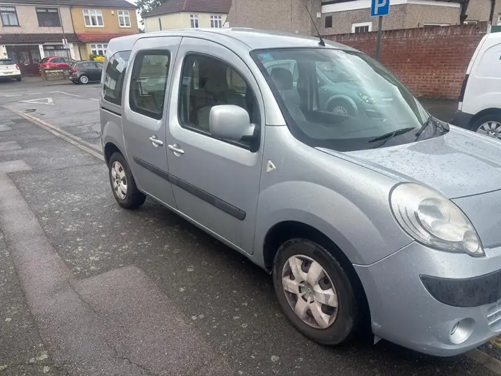 Renault Kangoo 2011 photo 2