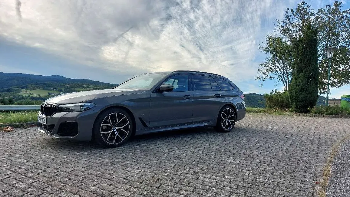BMW 5 Series 2021 photo 2