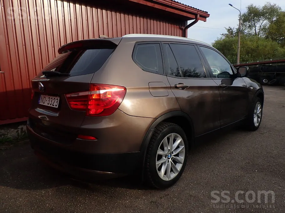 BMW X3 2011 photo 2