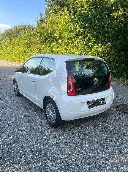 Volkswagen Up 2013 photo 5