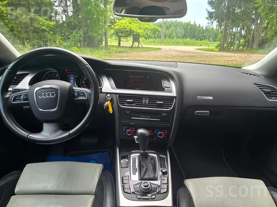 Audi A5 2010 photo 4