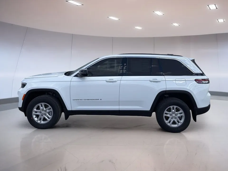Jeep Grand Cherokee 2025 photo 2