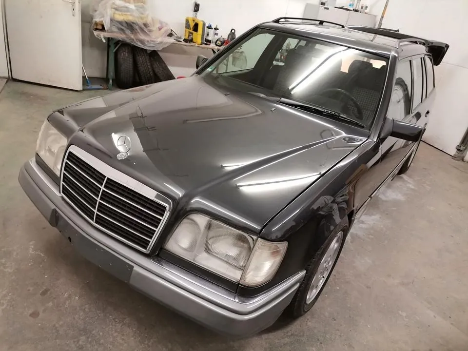 Mercedes-Benz W124