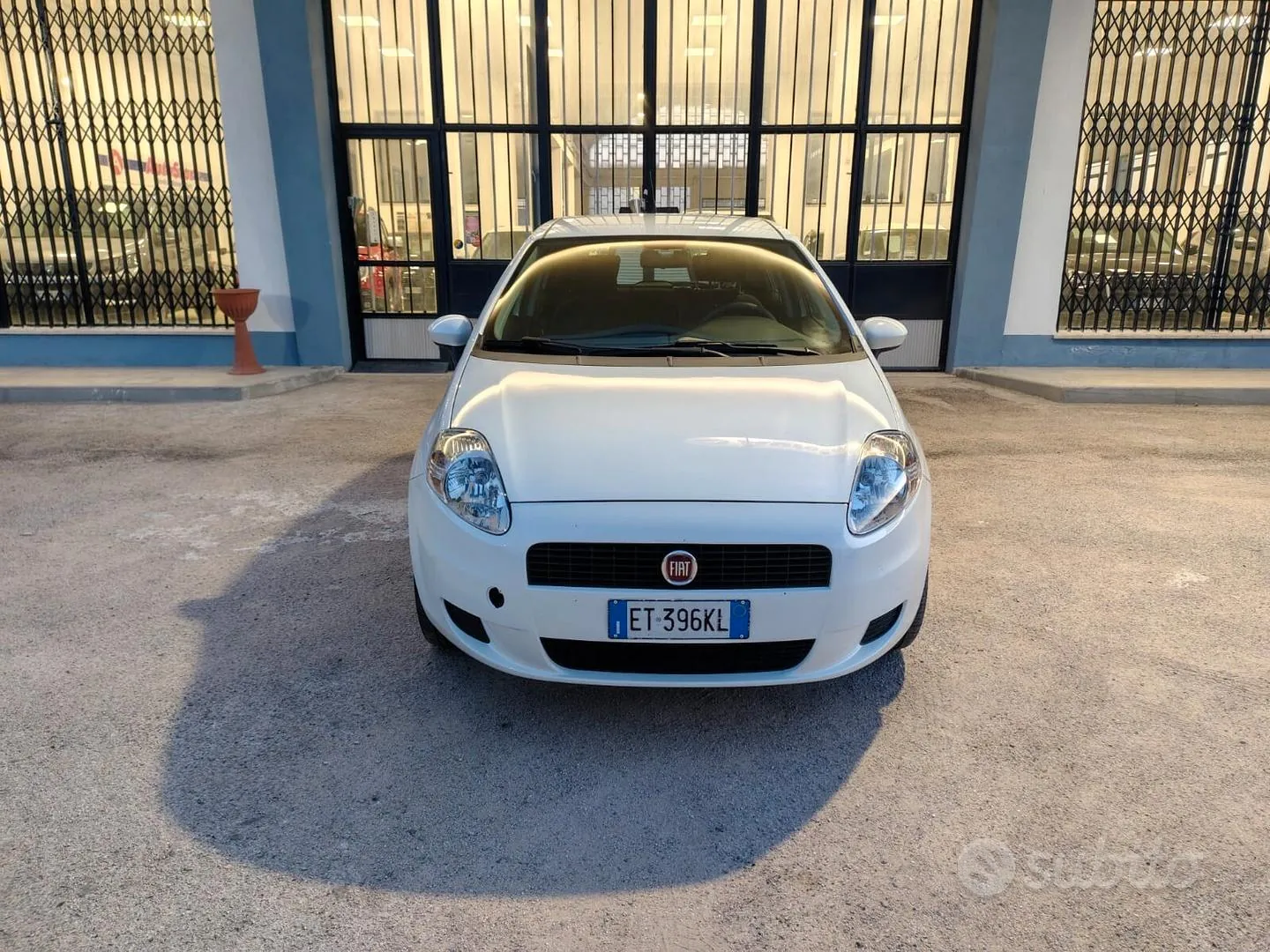 Fiat Grande Punto 2013 photo 2