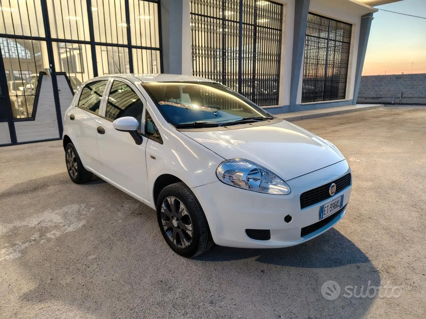Fiat Grande Punto 2013 photo 3