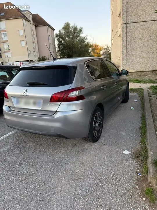 Peugeot 308 2015 photo 2