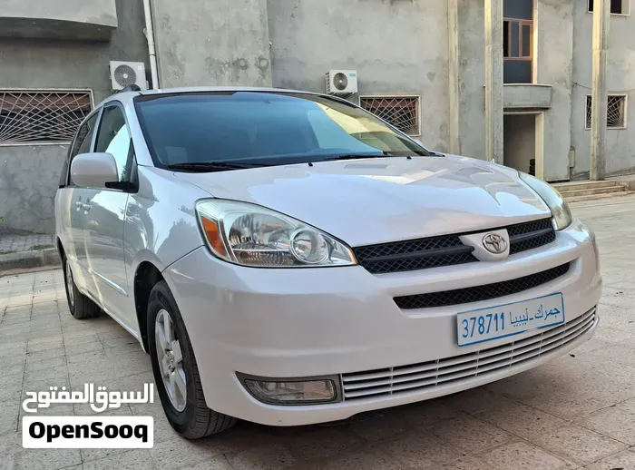 Toyota Sienna 2005 photo 2