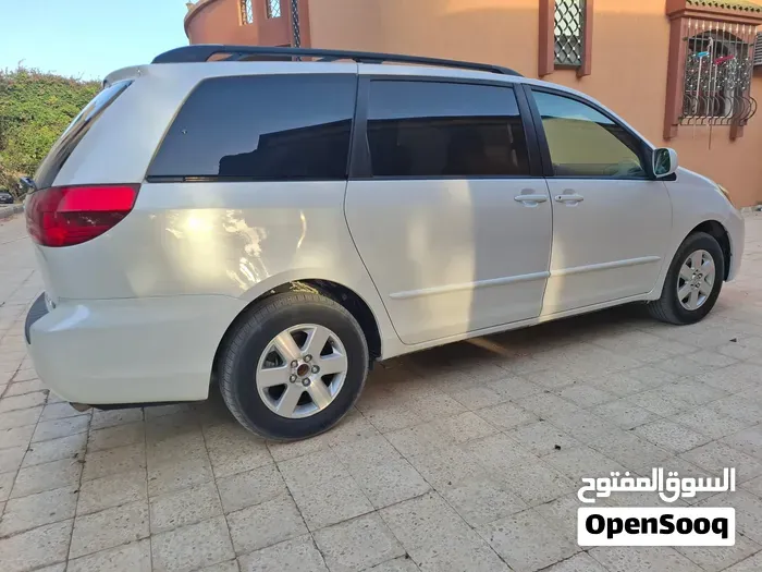 Toyota Sienna 2005 photo 4