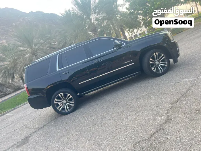 GMC Yukon 2018 photo 2