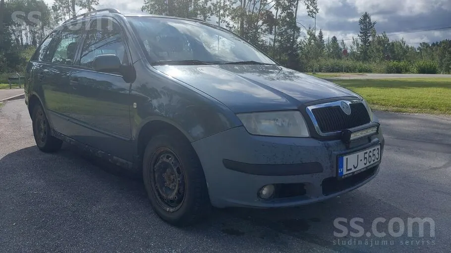 Skoda Fabia 2004 photo 2