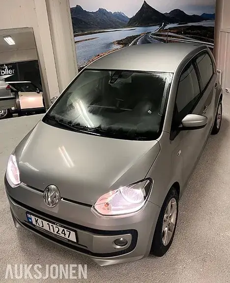 Volkswagen Up 2015 photo 2