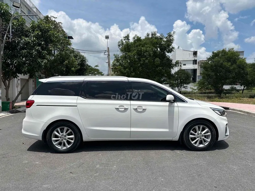 Kia Sedona 2019 photo 4