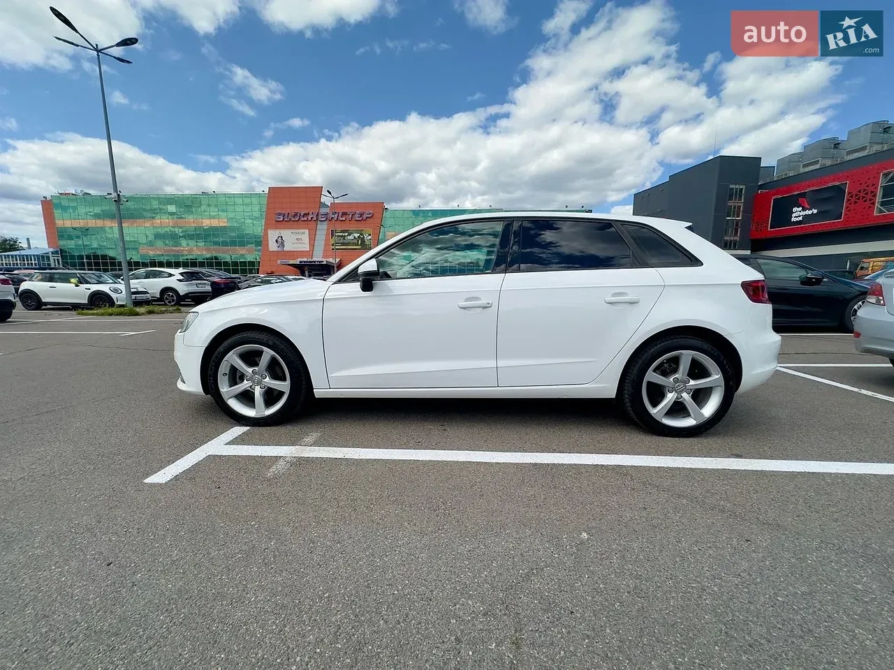 Audi A3 2015 photo 3