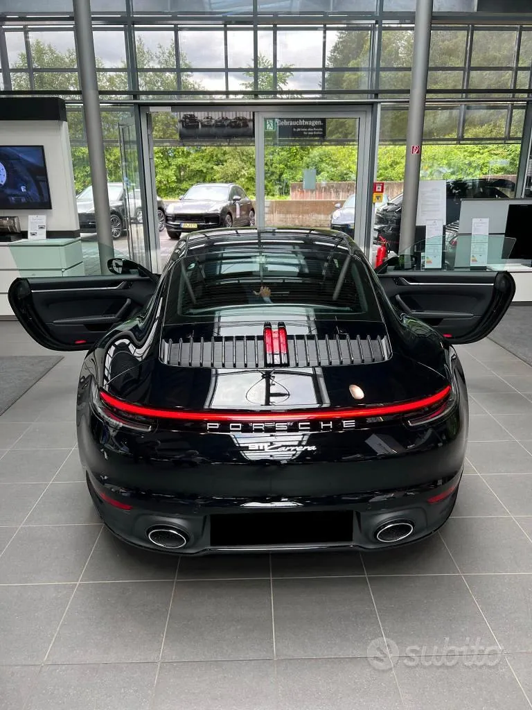 Porsche 911 2022 photo 4