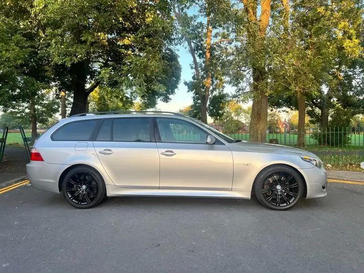 BMW 5 Series 2009 photo 3