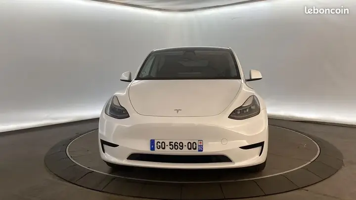 Tesla Model Y 2023 photo 4